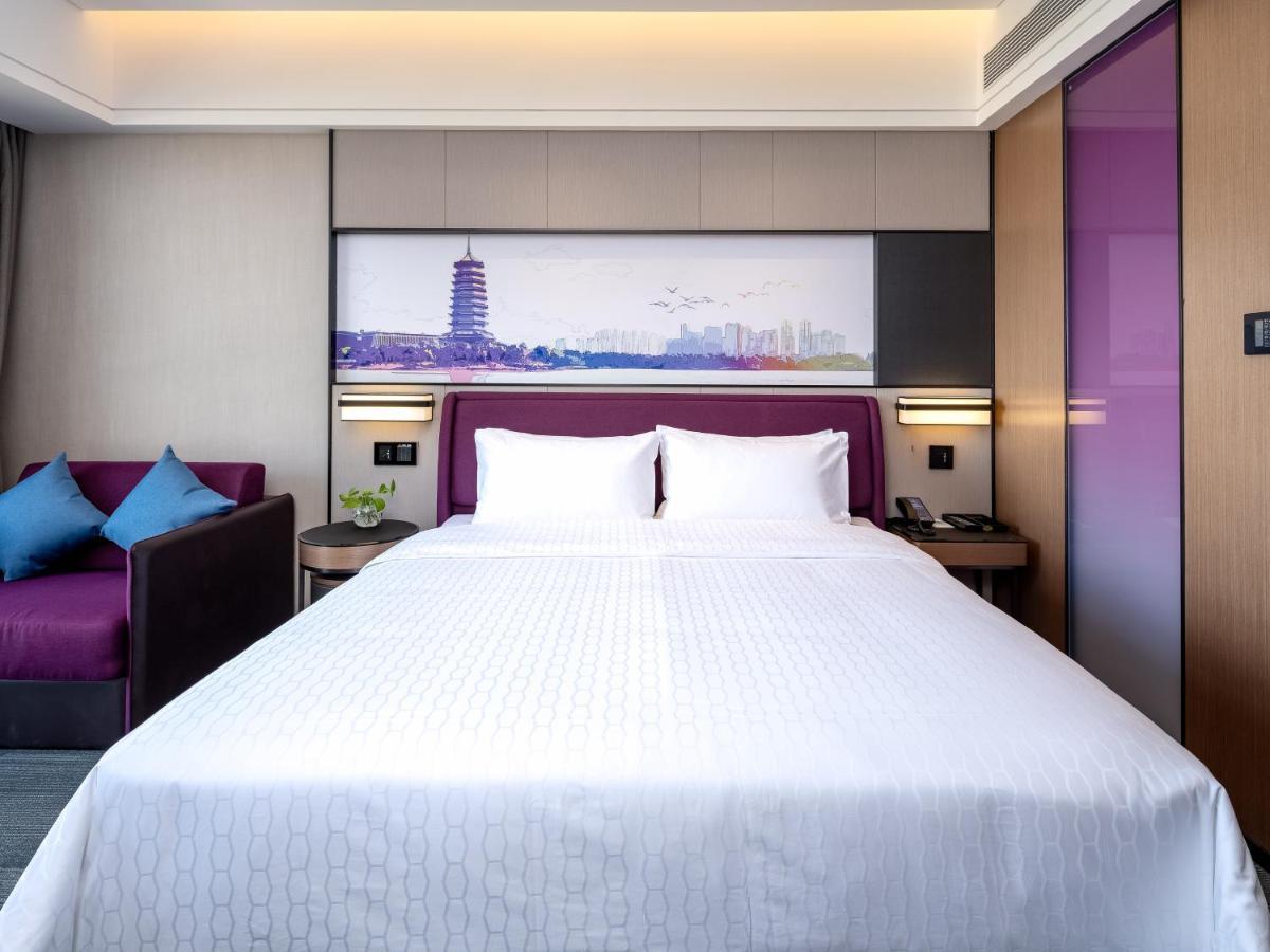 Отель Hampton By Hilton Nanning Wuxiang Экстерьер фото